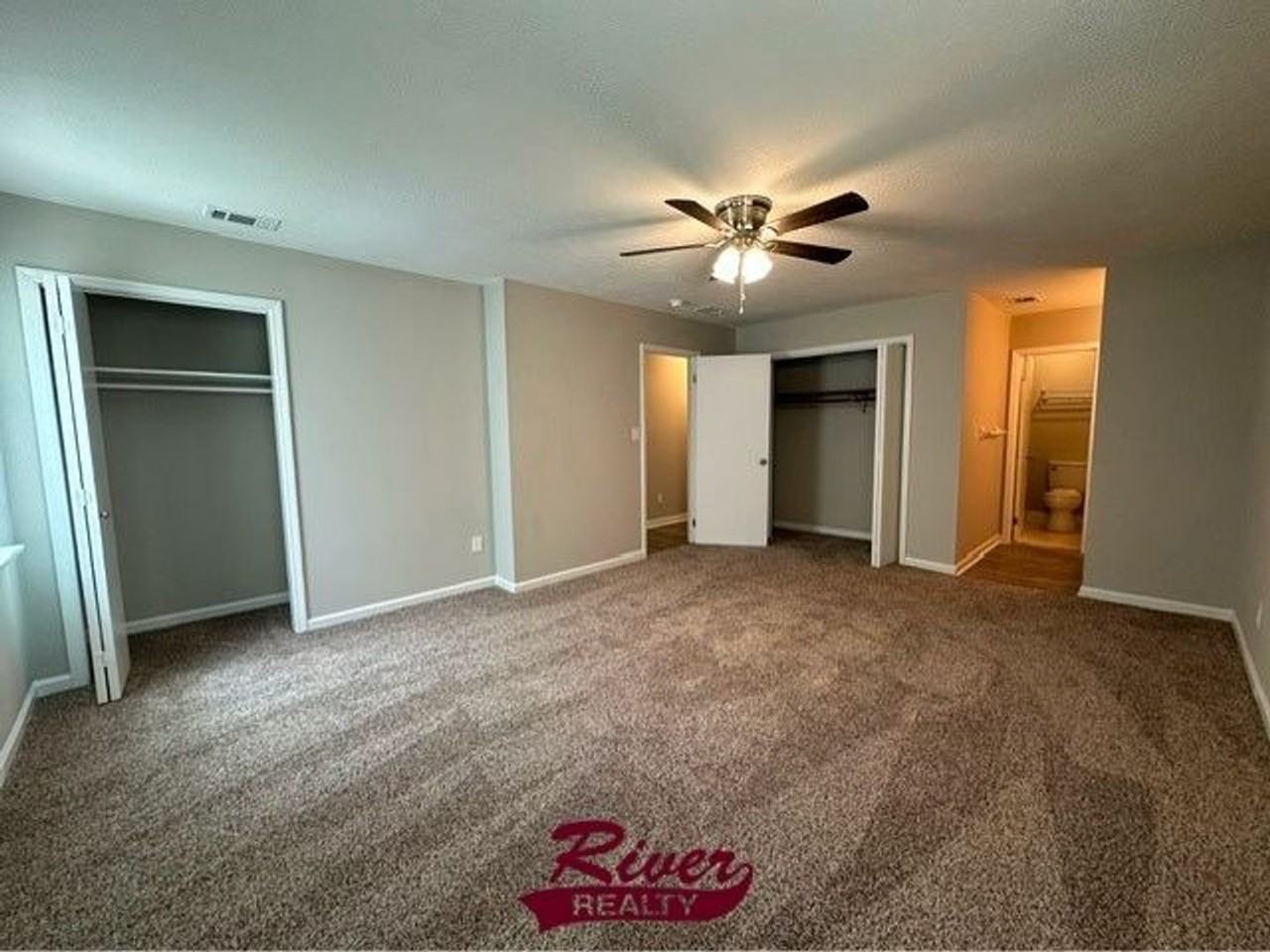 2604 Carrington Dr - Photo 3 of 16