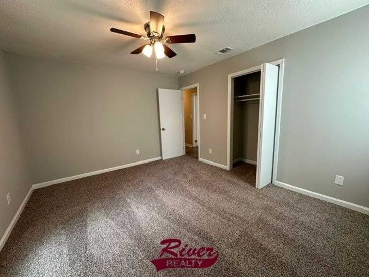 2604 Carrington Dr - Photo 4 of 16