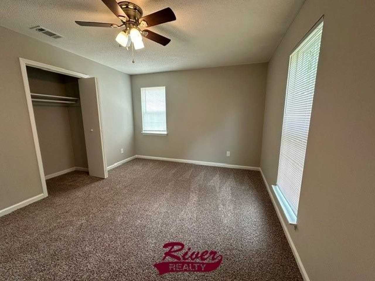 2604 Carrington Dr - Photo 5 of 16
