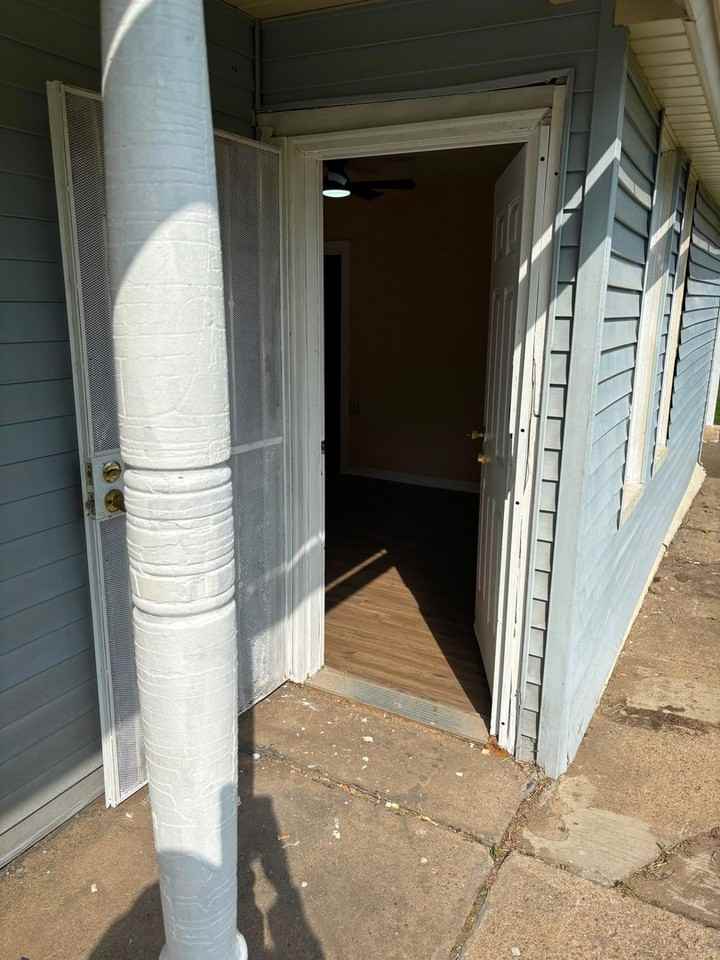 3539 W 58th St - Photo 5 of 25