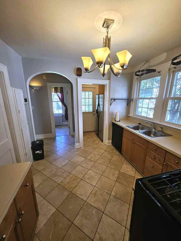 3520 Buckingham St - Photo 7 of 17
