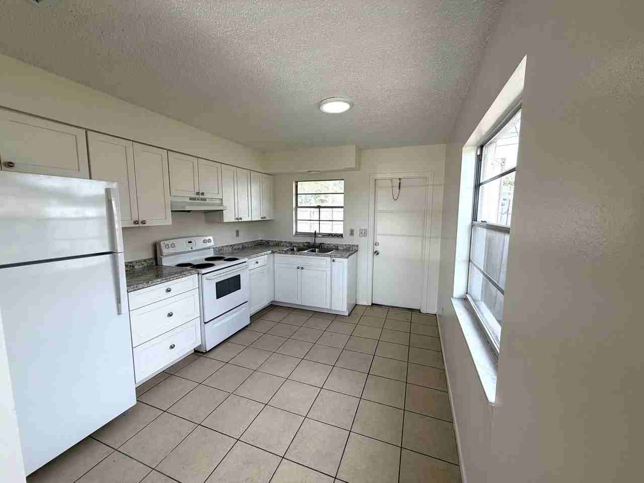 4026 61st St W - Photo 4 of 14