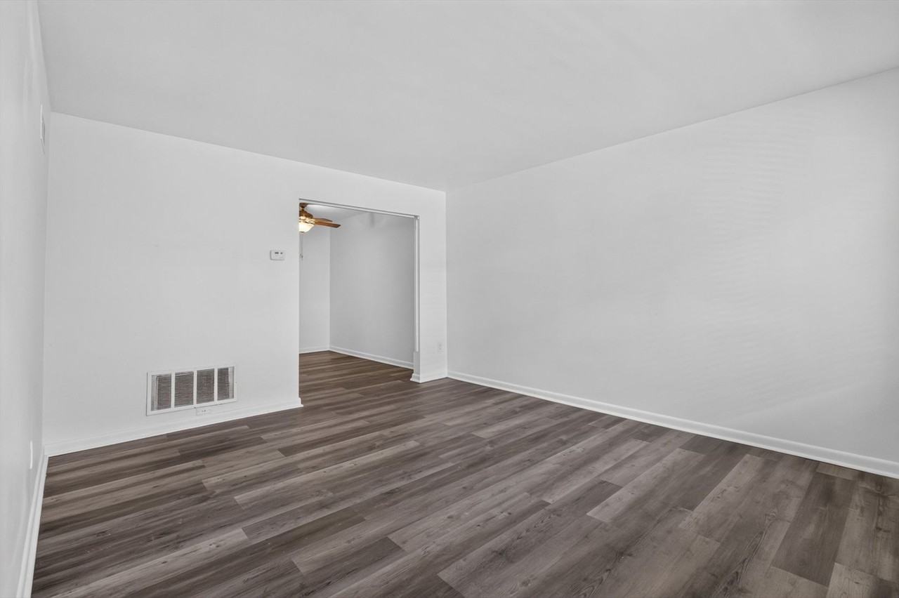410 Main St #410-4 - Photo 4 of 16