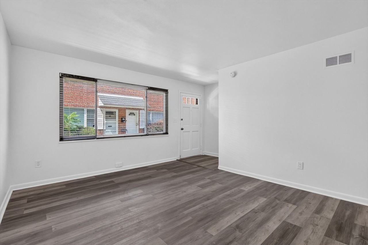 410 Main St #410-4 - Photo 5 of 16