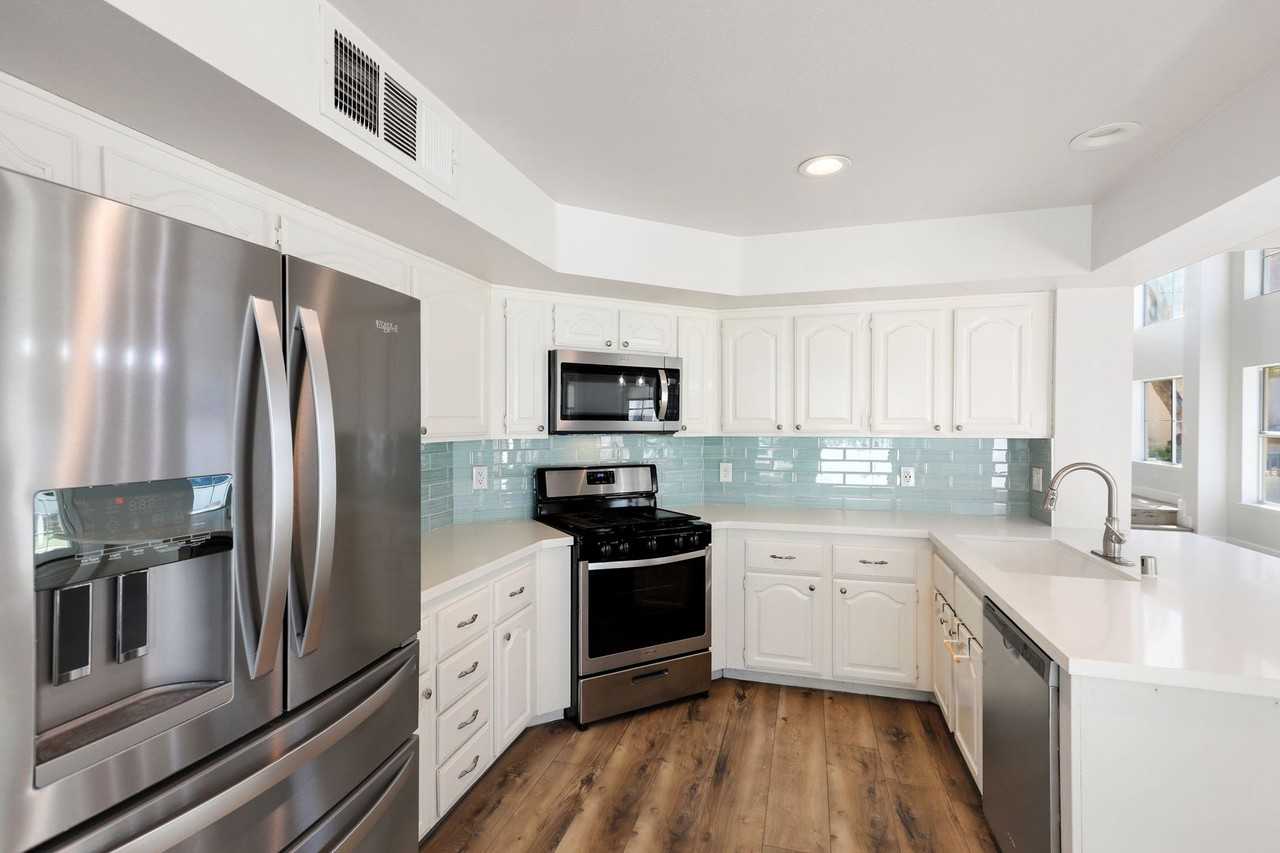 2641 Starfish Ct - Photo 6 of 32