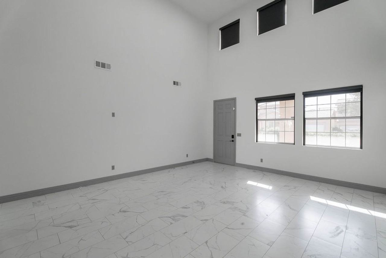 9796 Altadena St - Photo 3 of 40