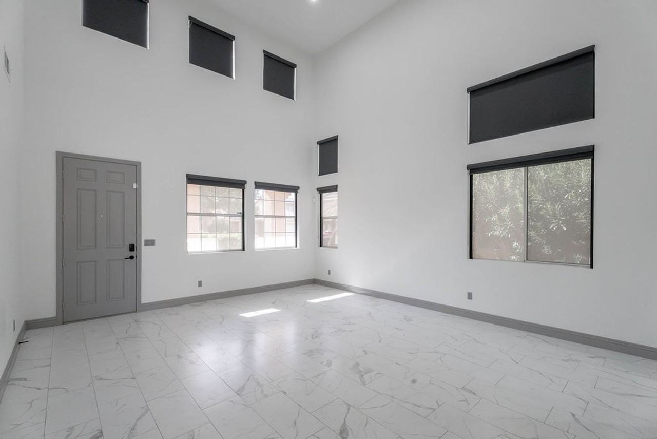 9796 Altadena St - Photo 4 of 40