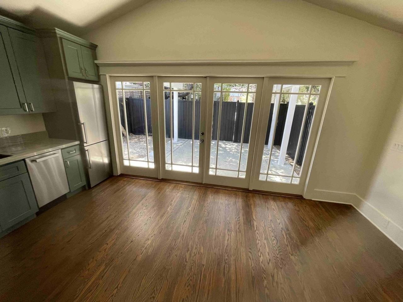 1810 Taft Ave - Photo 7 of 16