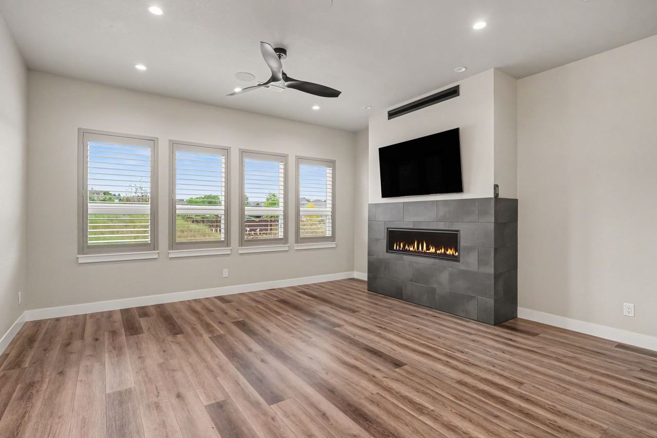 1760 Barefoot Dr - Photo 3 of 25