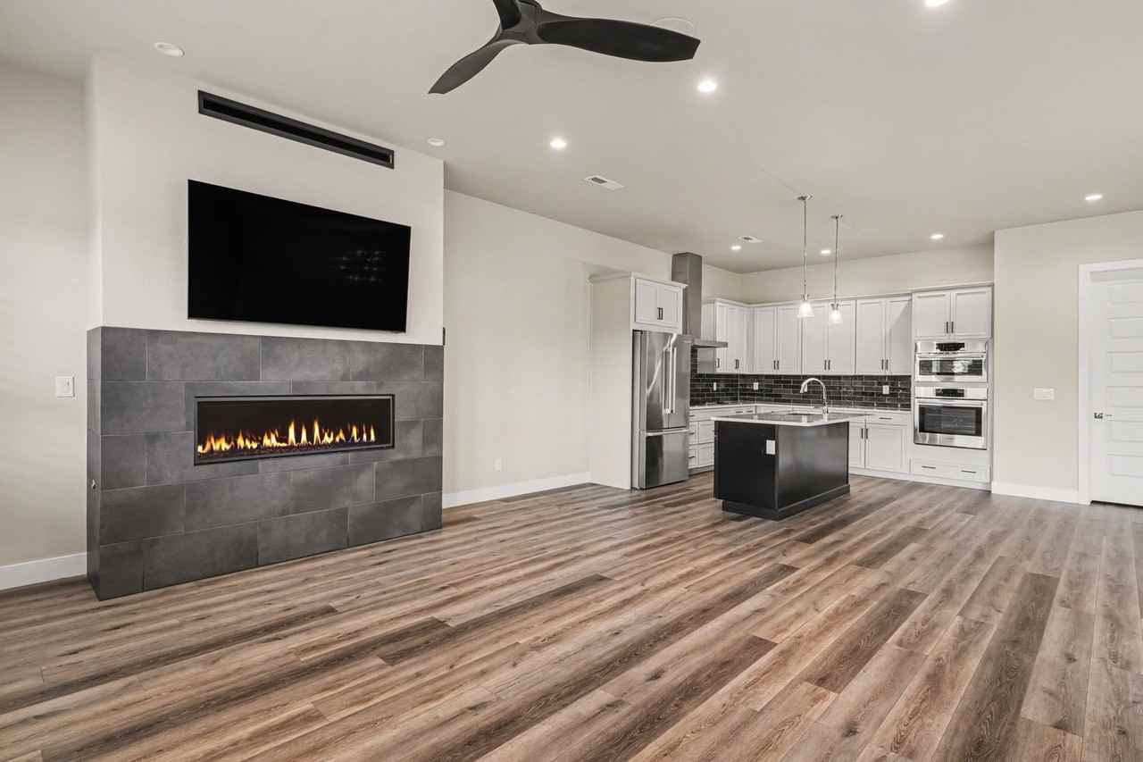 1760 Barefoot Dr - Photo 4 of 25