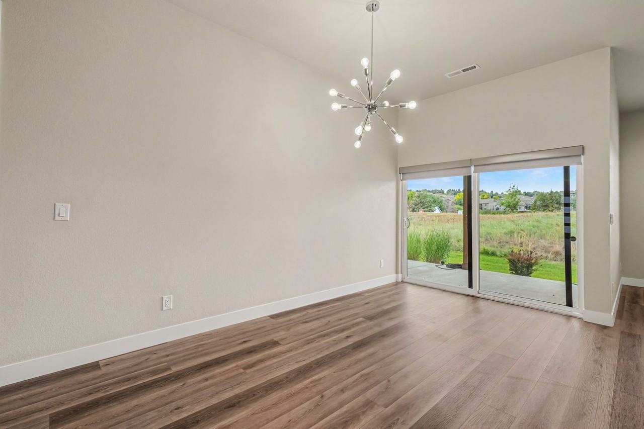 1760 Barefoot Dr - Photo 6 of 25