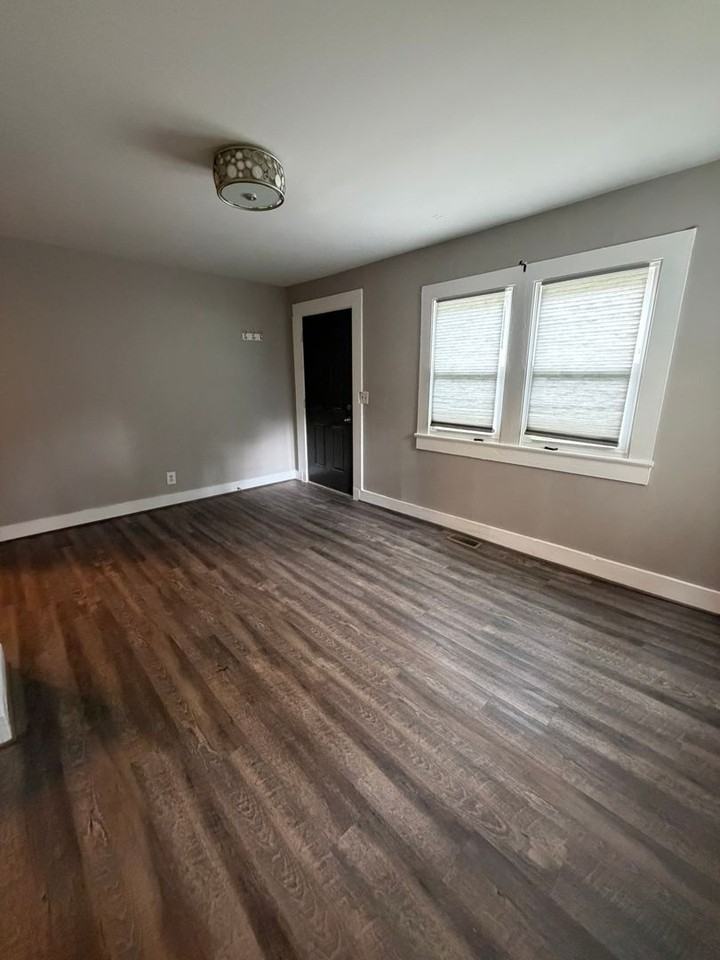 801 Blair St - Photo 2 of 12