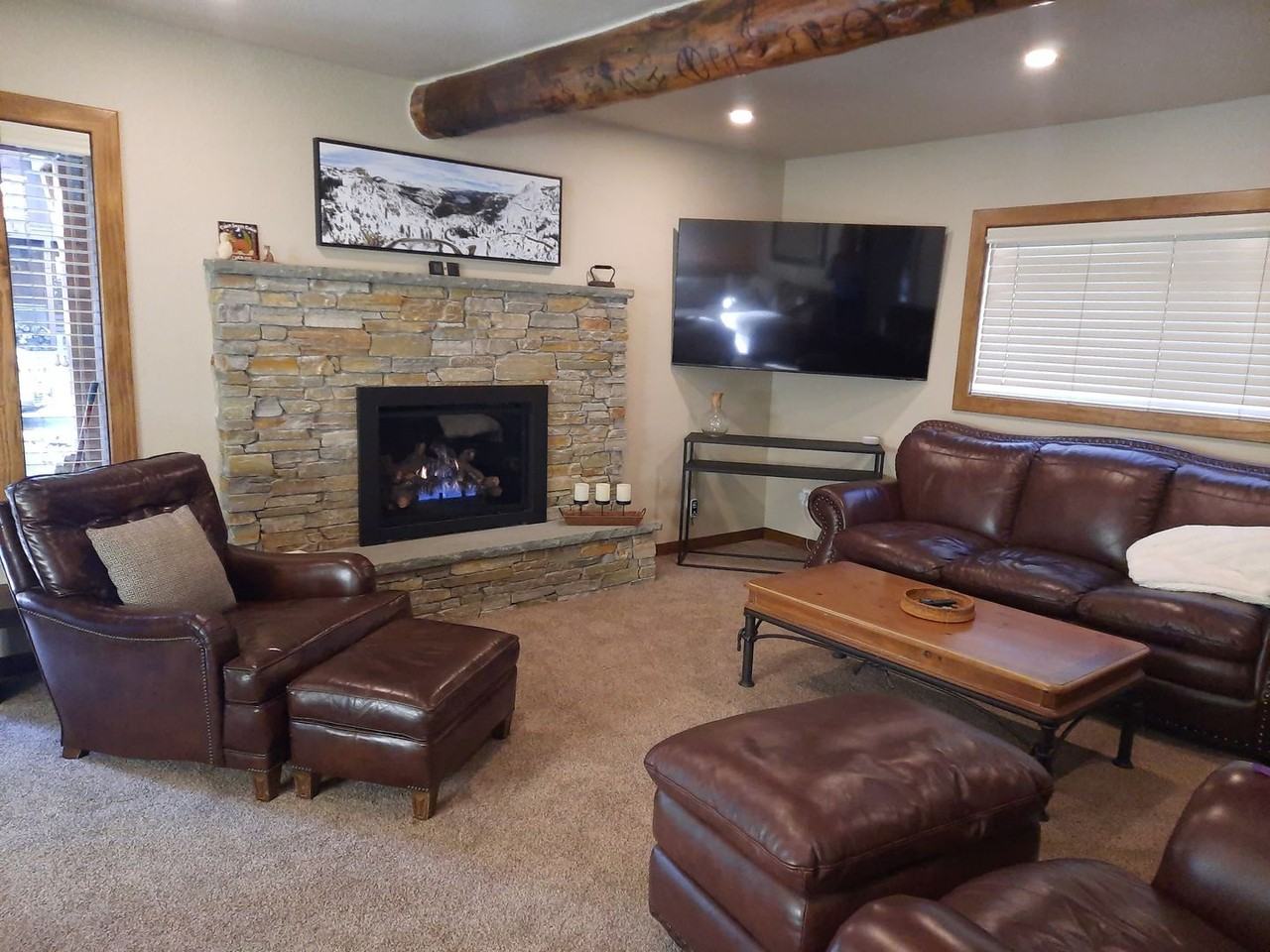 15698 Spruce St - Photo 3 of 11