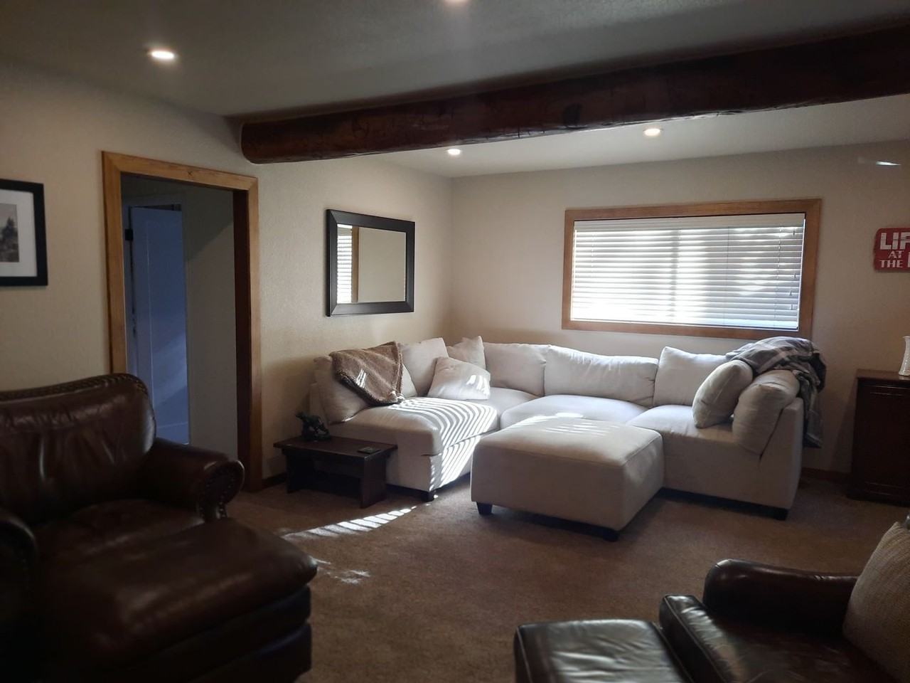 15698 Spruce St - Photo 4 of 11