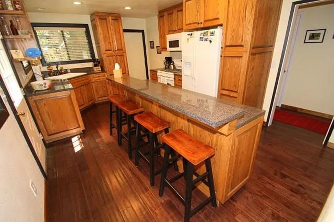 15698 Spruce St - Photo 5 of 11