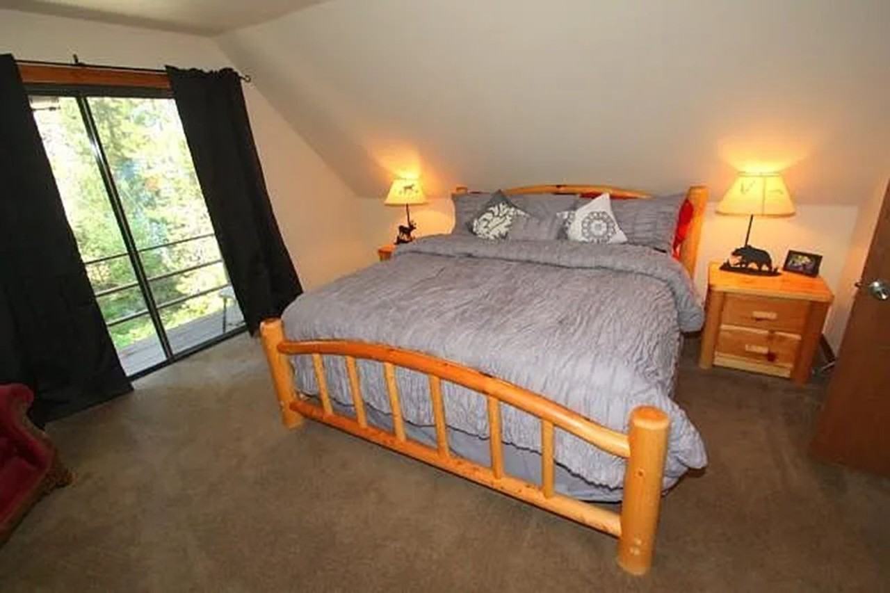 15698 Spruce St - Photo 7 of 11
