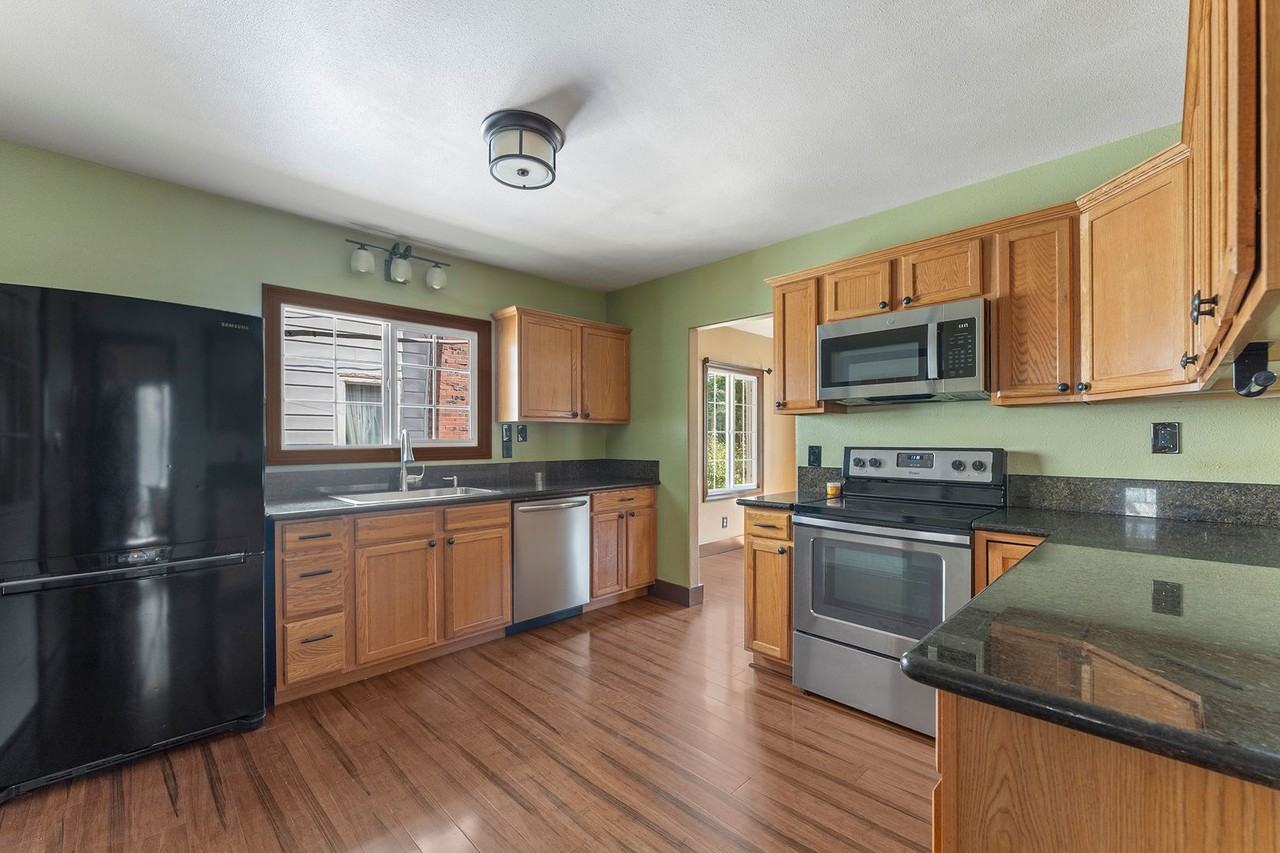6833 N Missouri Ave - Photo 4 of 30