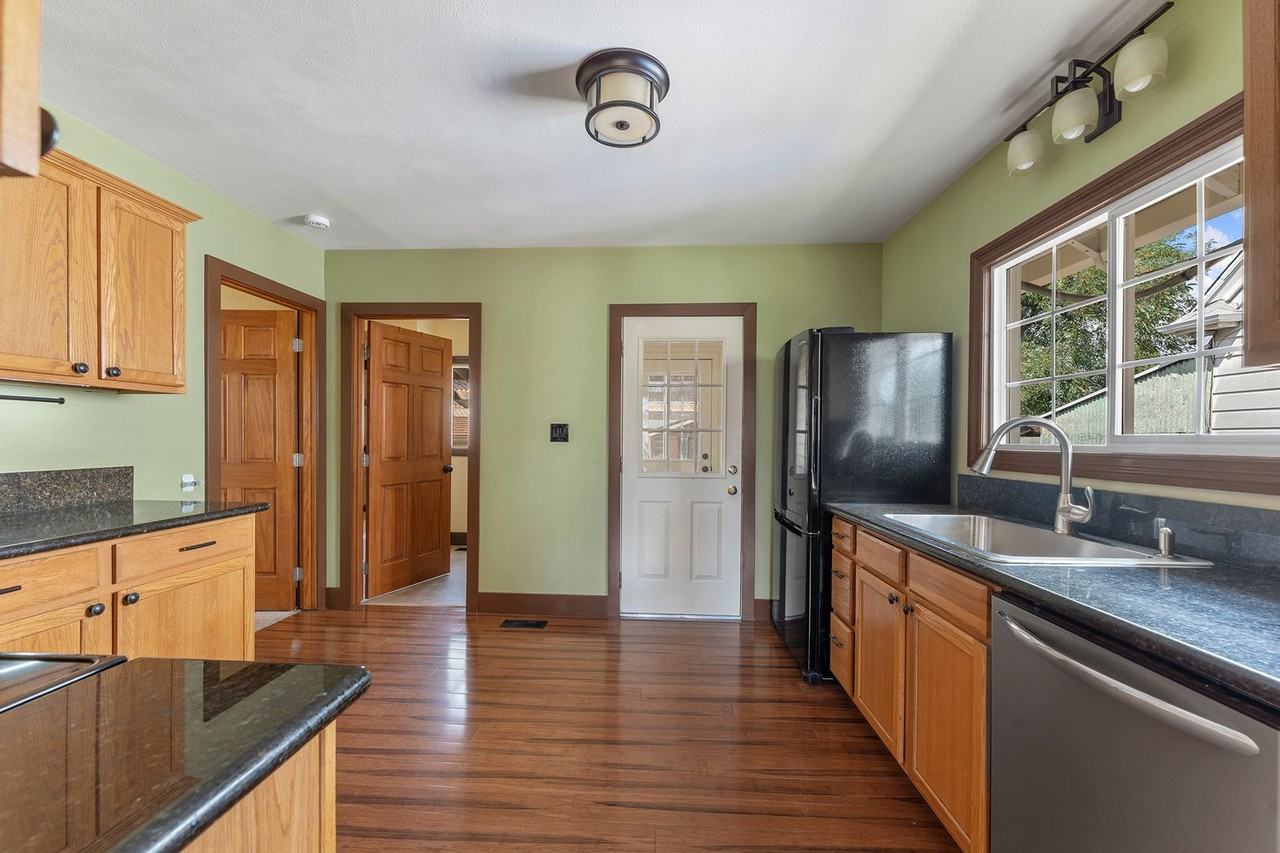 6833 N Missouri Ave - Photo 5 of 30