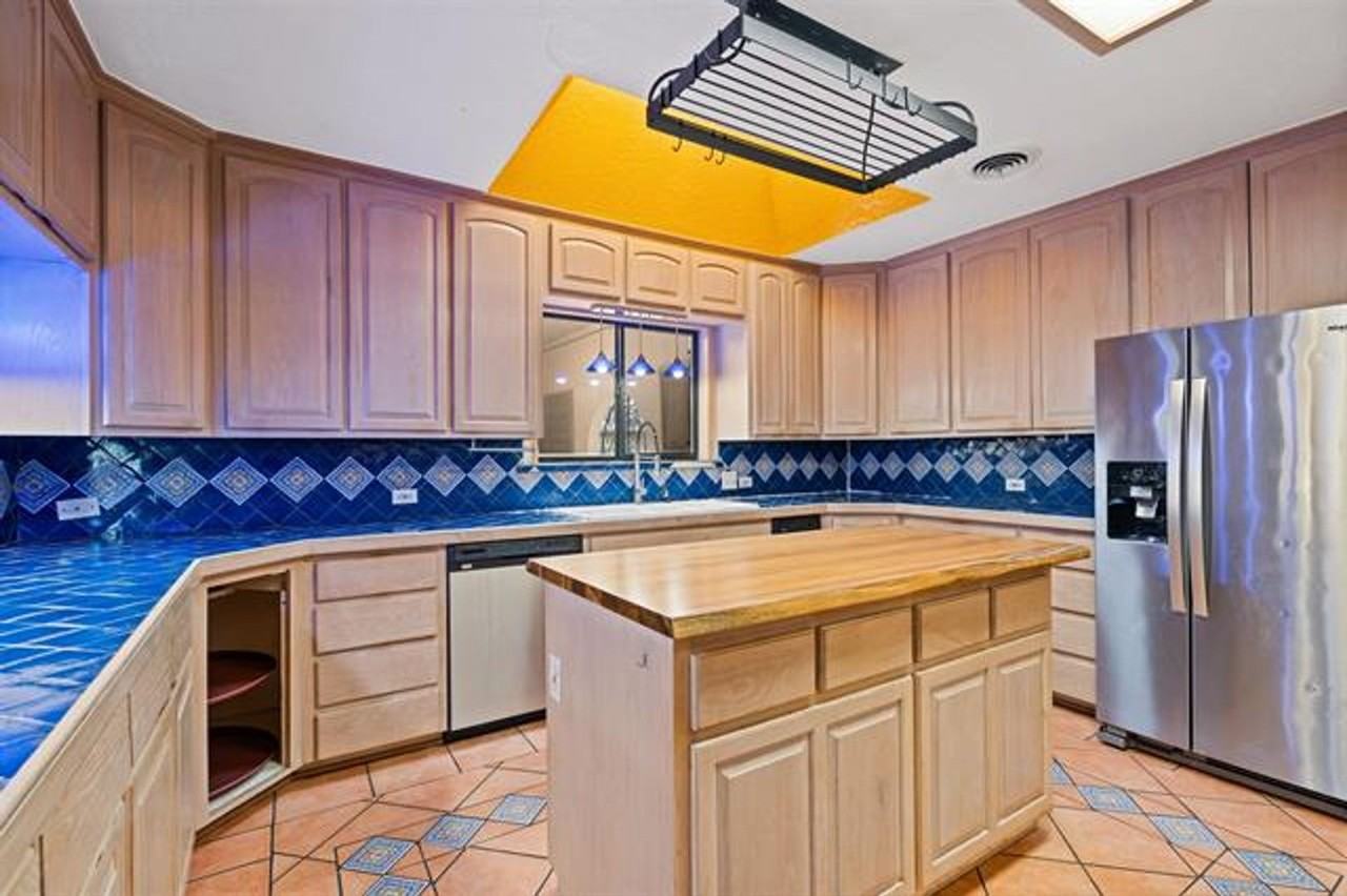 101 Sultenfuss St - Photo 5 of 16