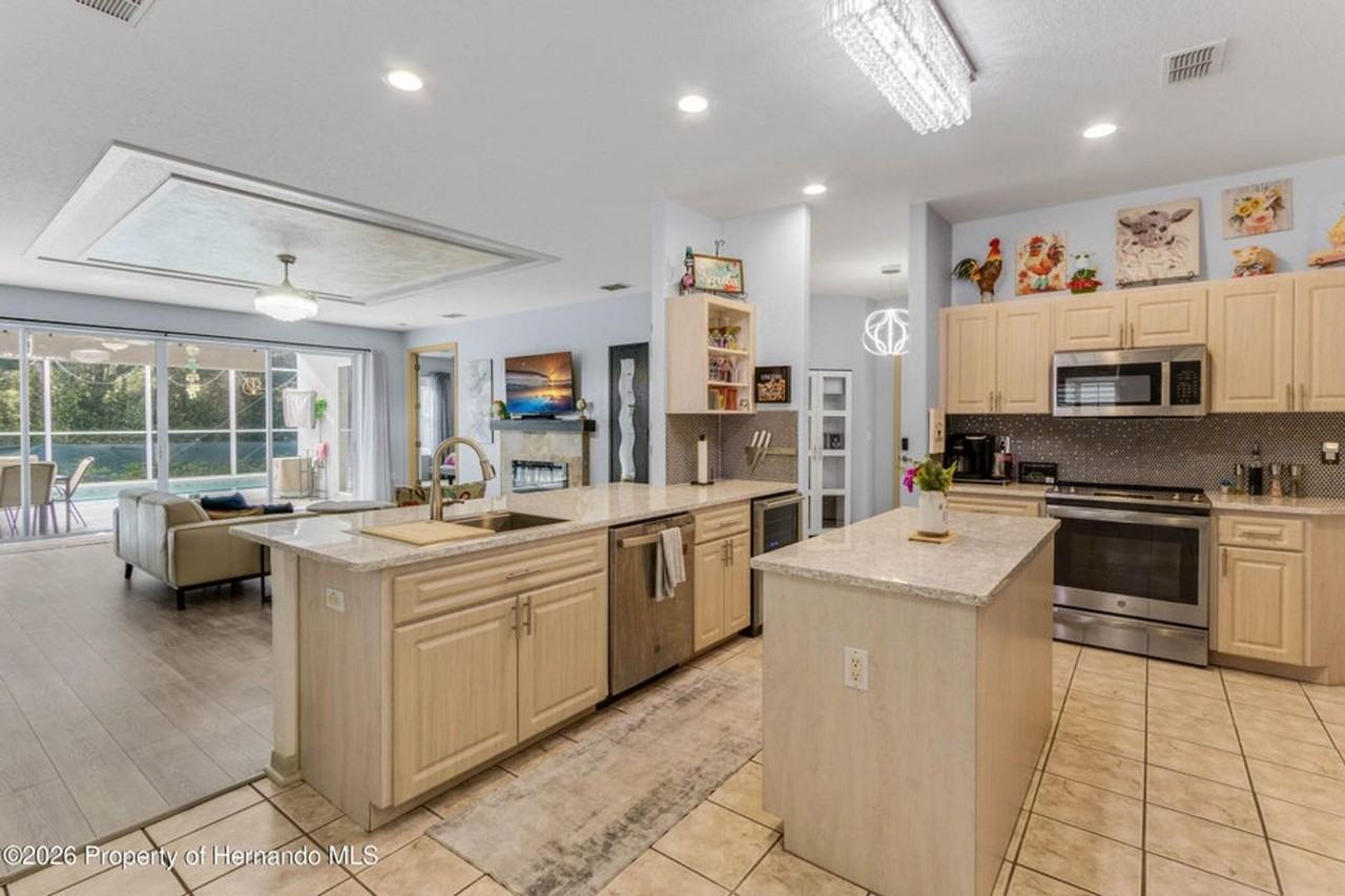 5466 Legend Hills Ln - Photo 4 of 11
