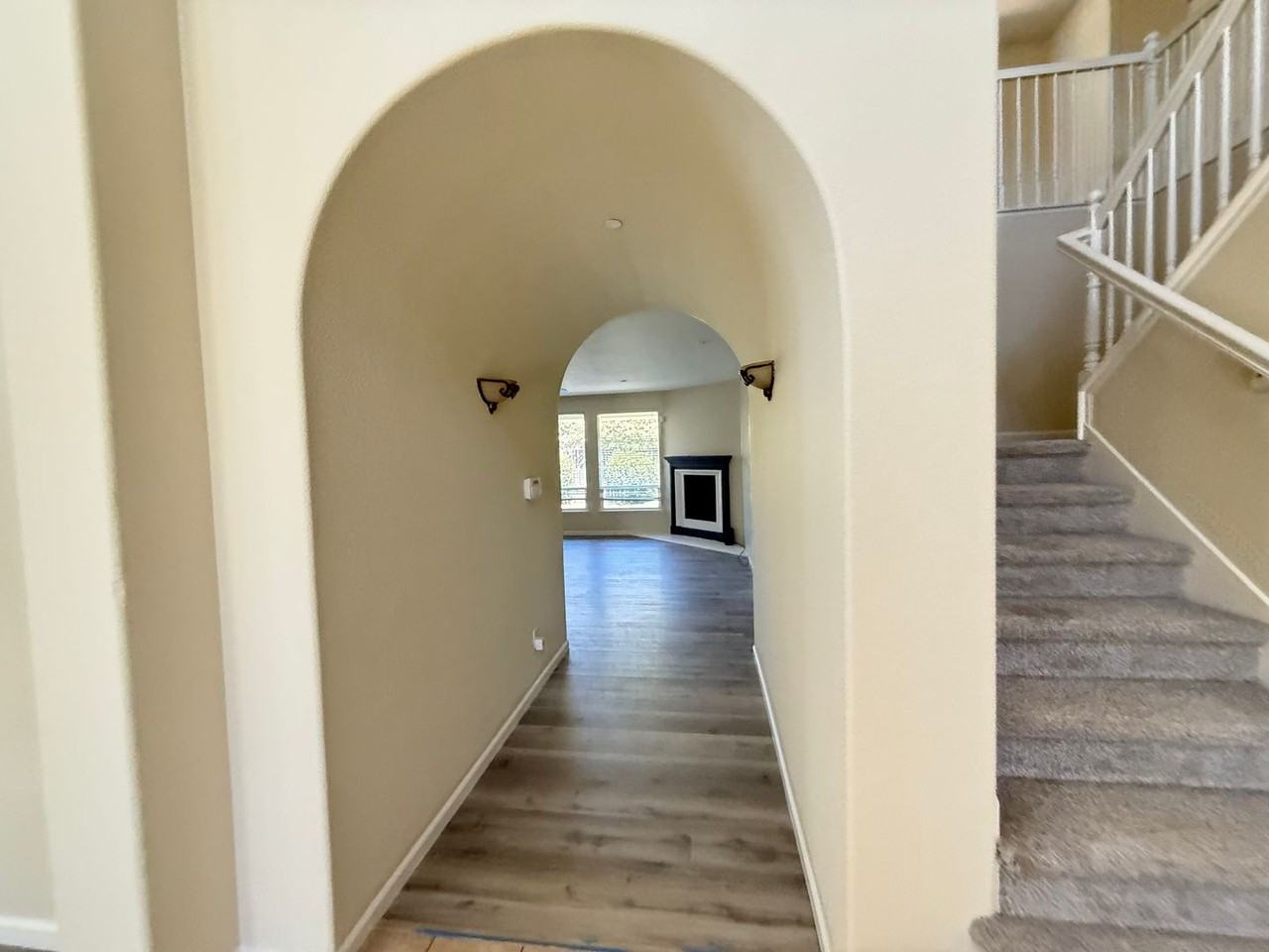 1456 Eaglesfield Ln - Photo 3 of 19