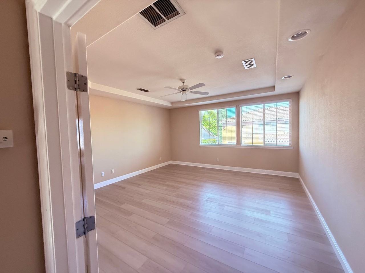 2205 Maloney Dr - Photo 3 of 9