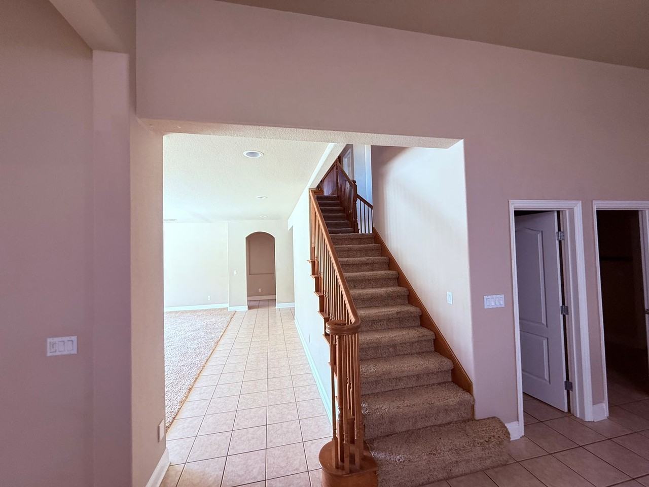 2212 Maloney Dr - Photo 2 of 17