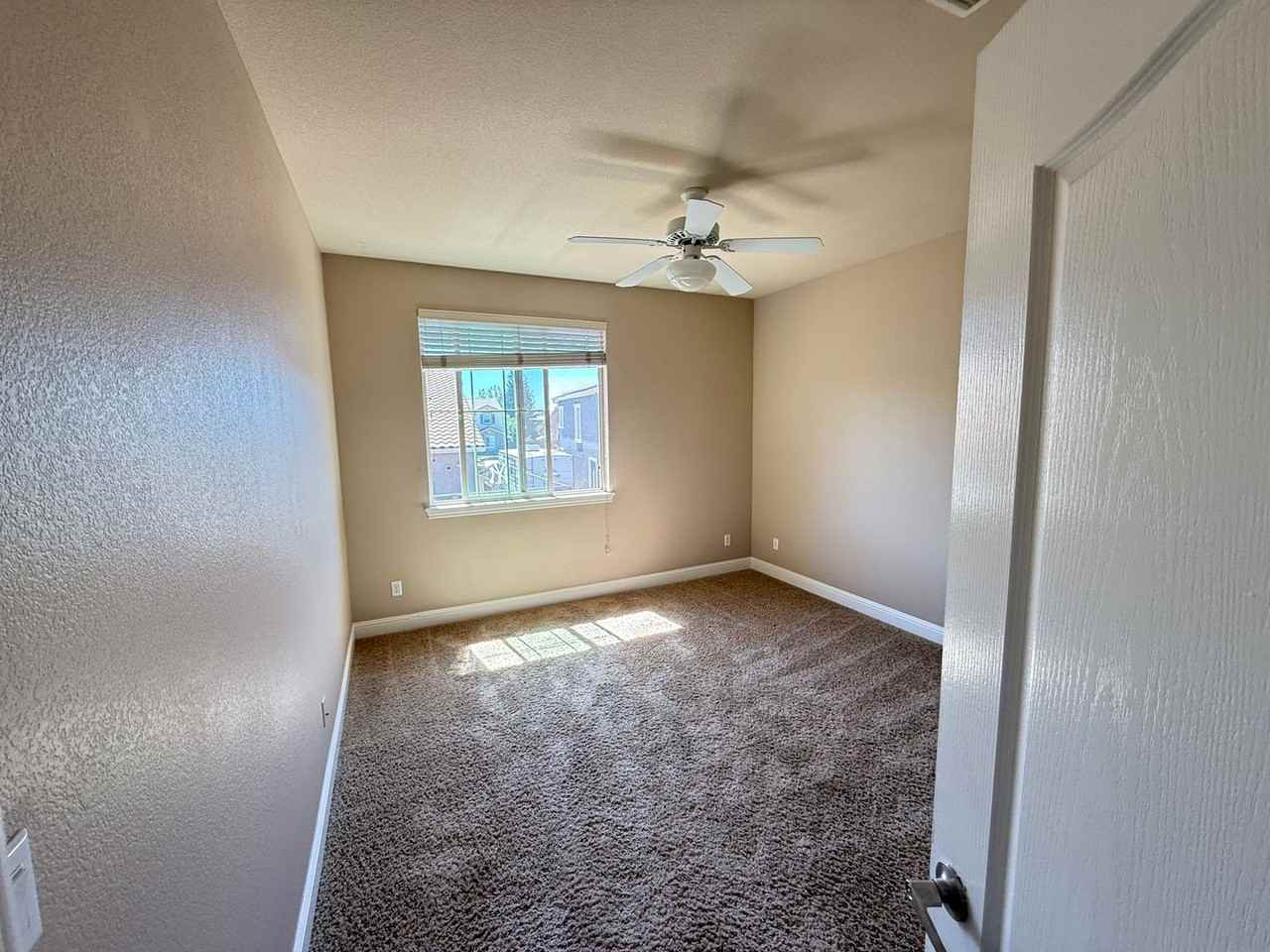 2212 Maloney Dr - Photo 6 of 17