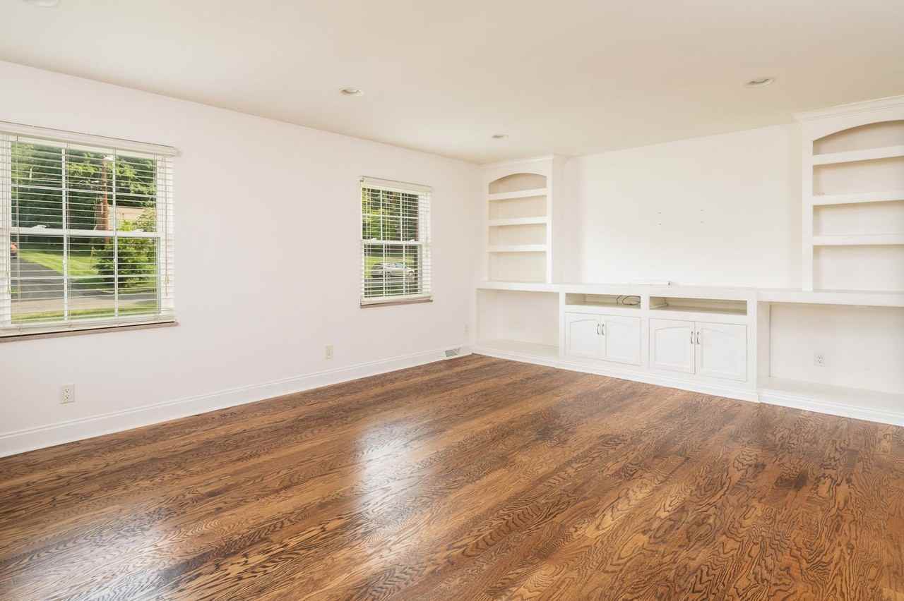 11744 N Williamsburg Dr - Photo 2 of 28