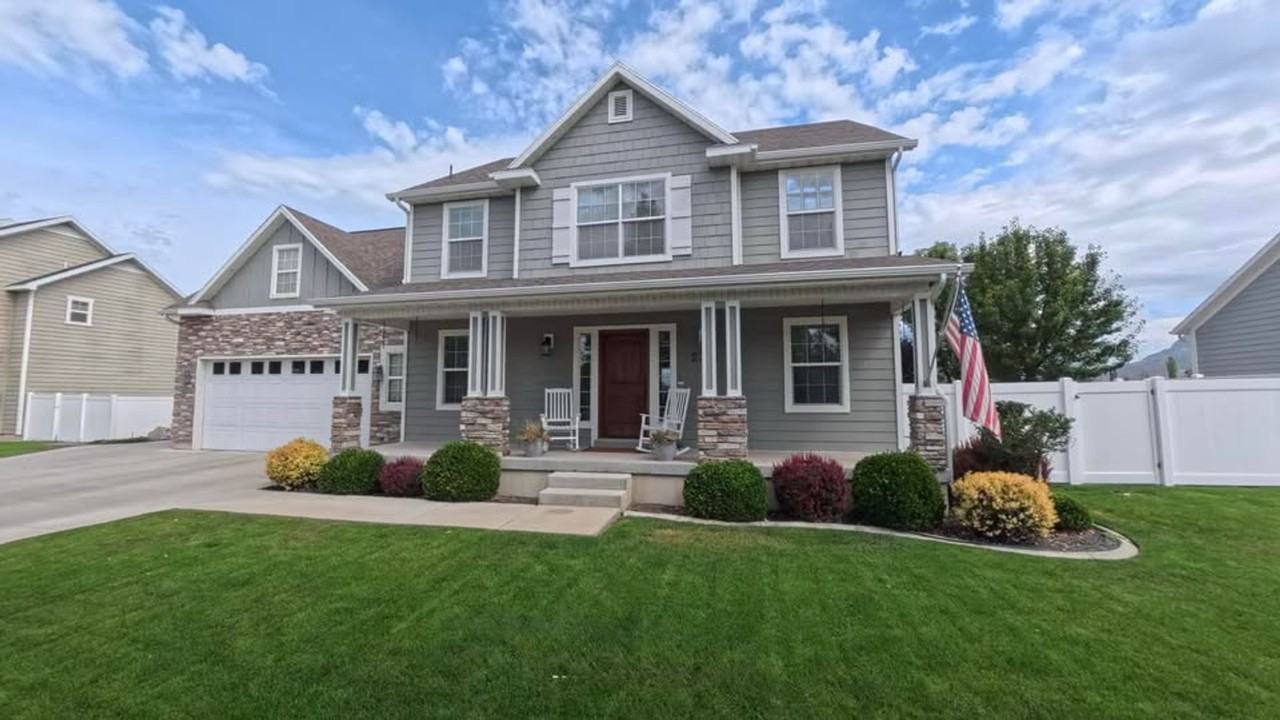 2316 W 440 S - Photo 2 of 26