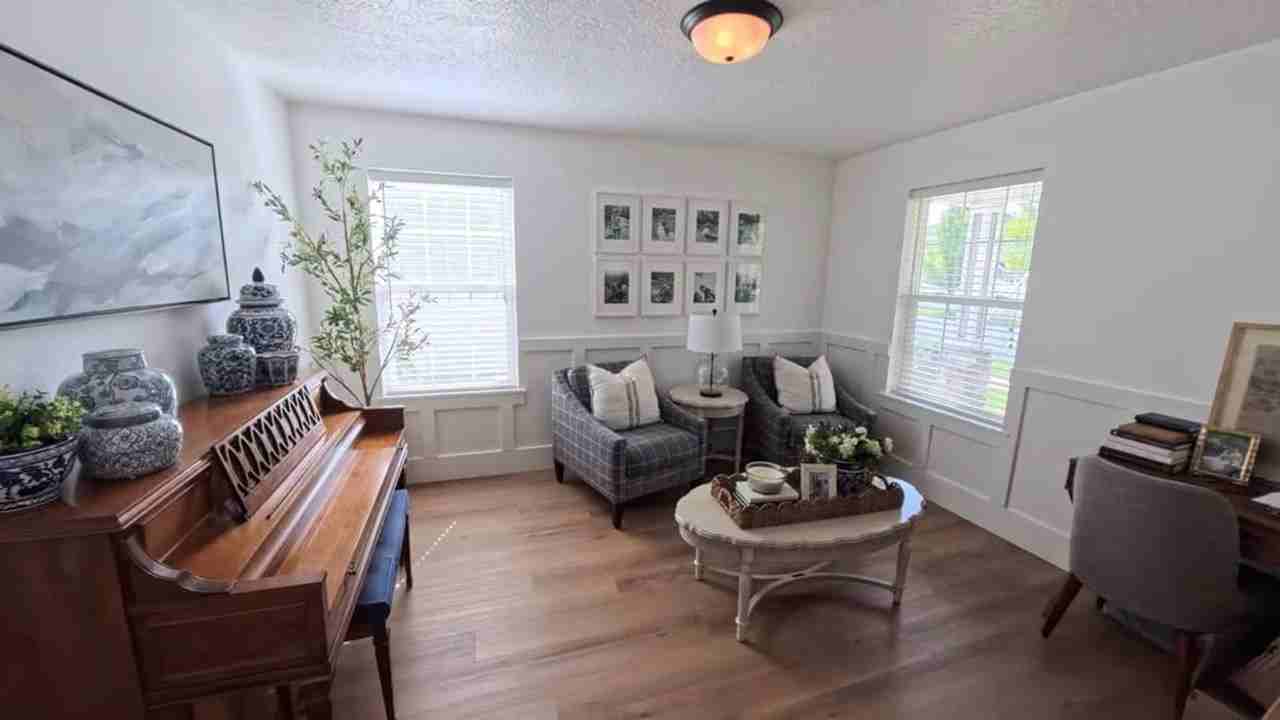 2316 W 440 S - Photo 3 of 26