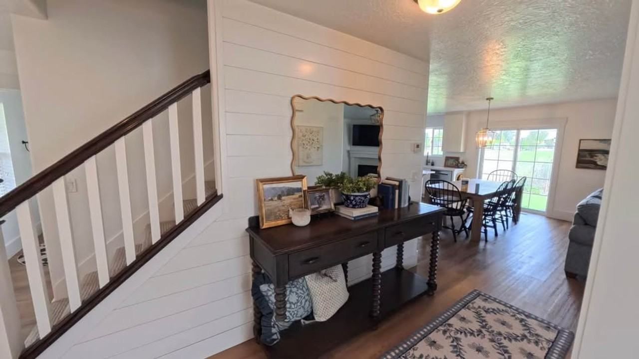 2316 W 440 S - Photo 4 of 26