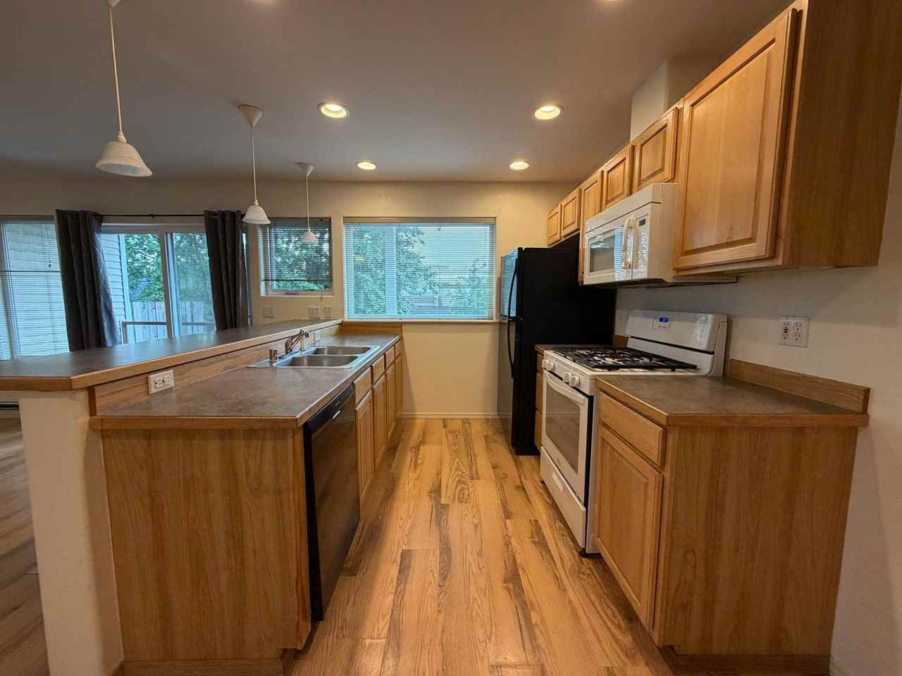 540 Eyak Dr - Photo 4 of 14
