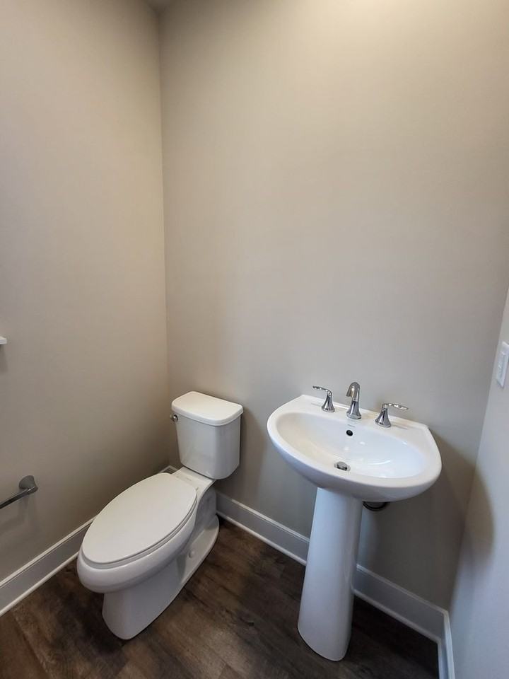 1108 Ashworth St - Photo 4 of 23