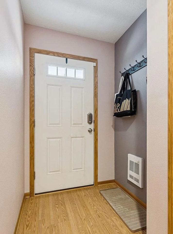 6806 S 182nd Ct - Photo 3 of 21