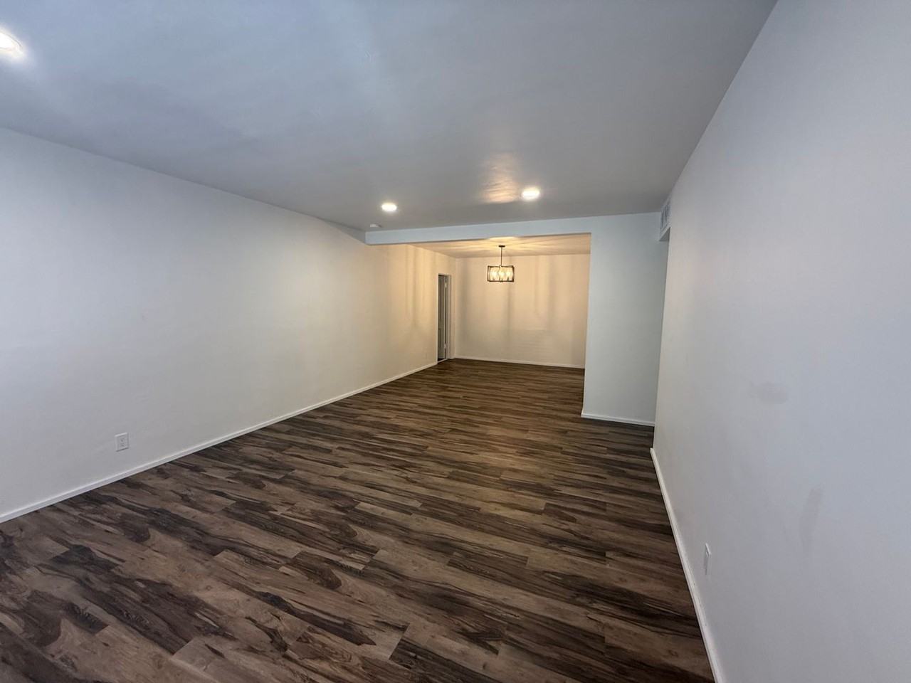8906 Lexington Ave Ne - Photo 7 of 26