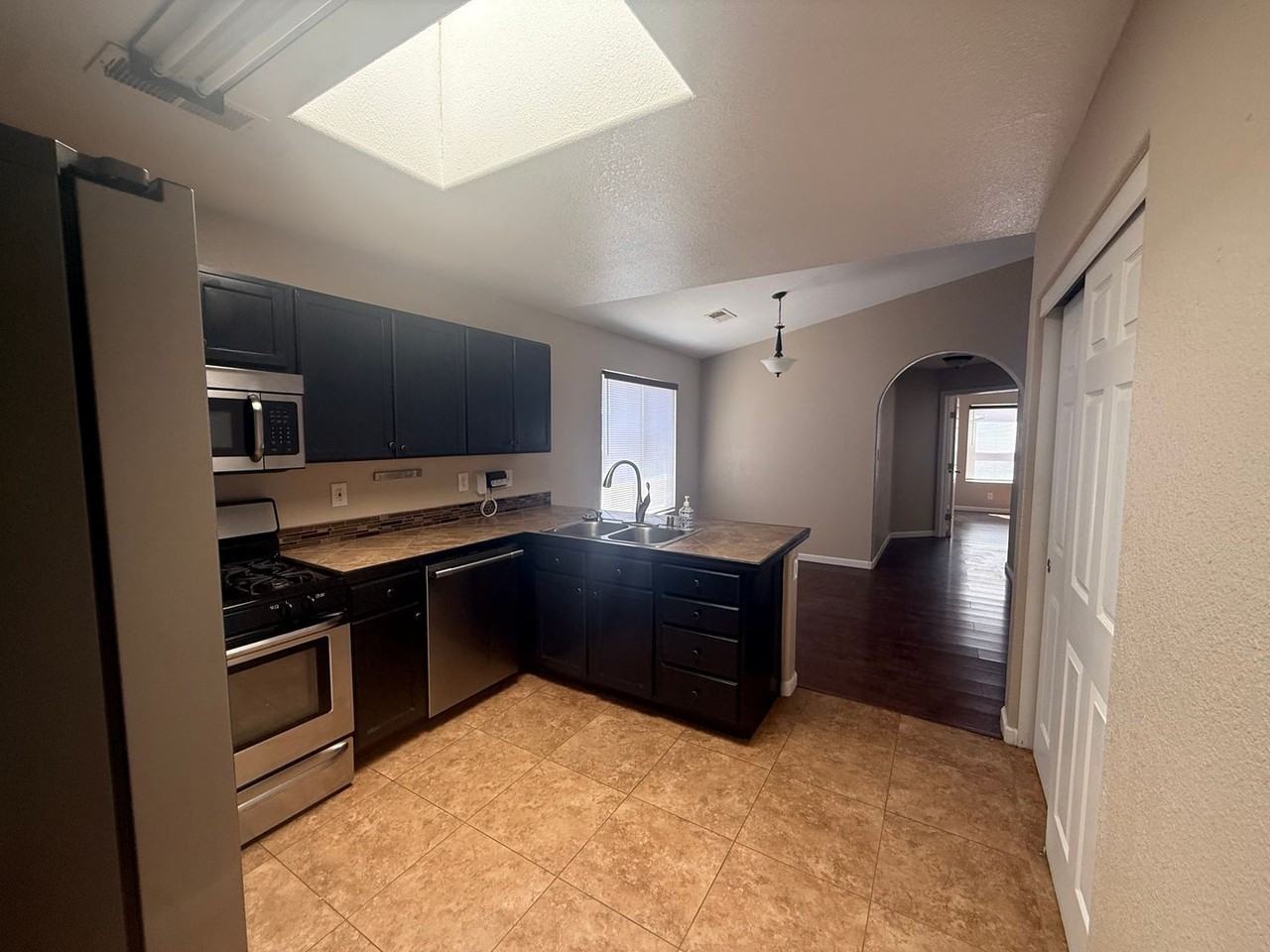 3401 Misty Meadows Dr Ne - Photo 2 of 27