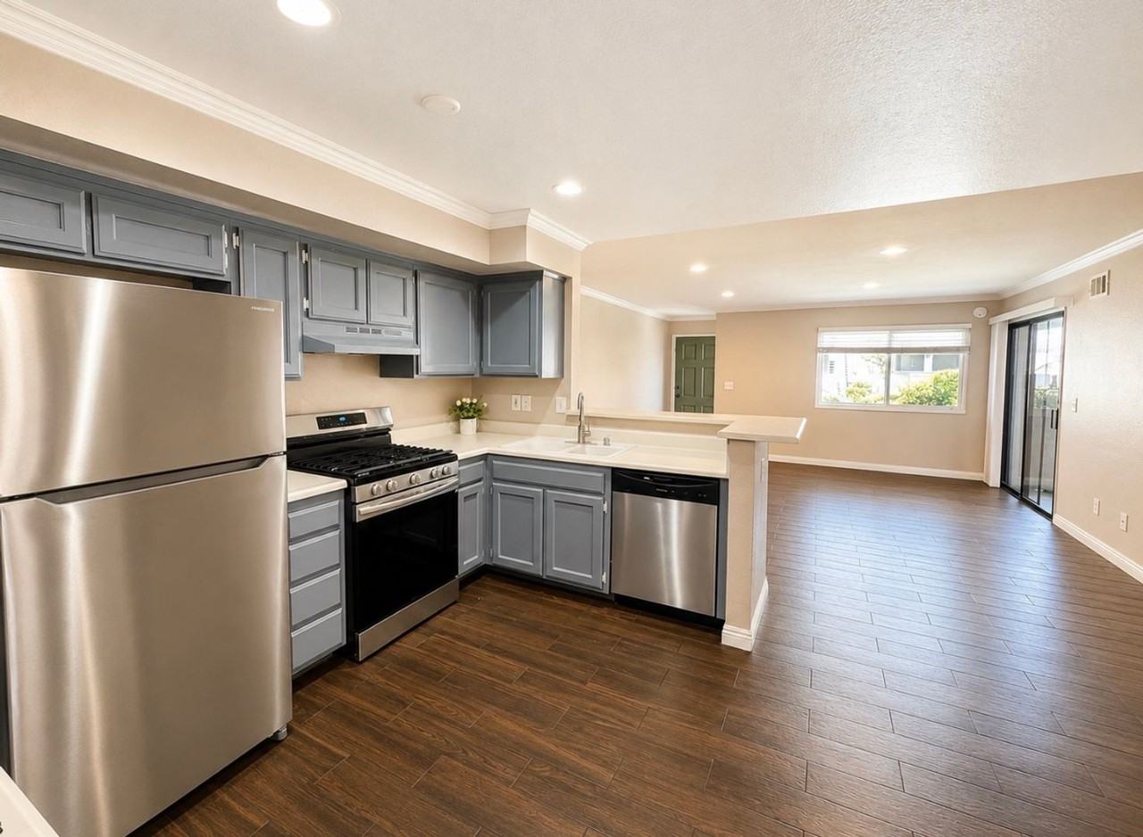 151 Majestic Ct #602 - Photo 3 of 19