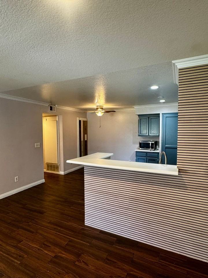 151 Majestic Ct #602 - Photo 7 of 19