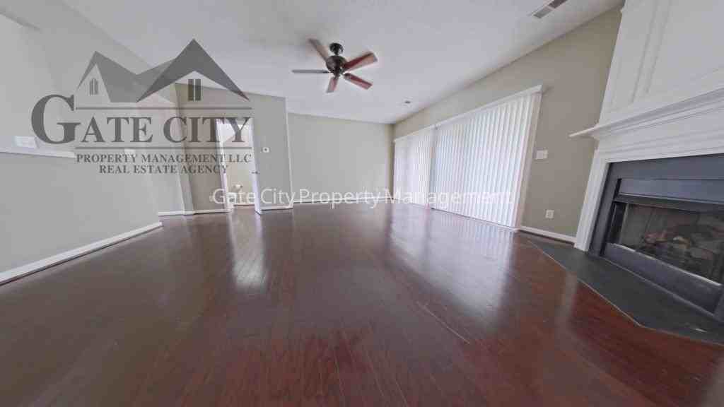 3983 Elizabeth Glen Way - Photo 4 of 17