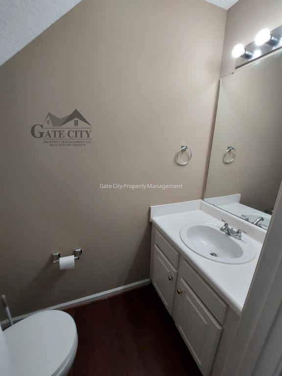 3983 Elizabeth Glen Way - Photo 7 of 17