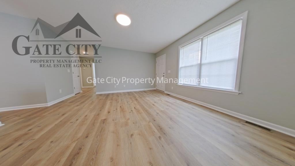 22 King Row - Photo 4 of 15