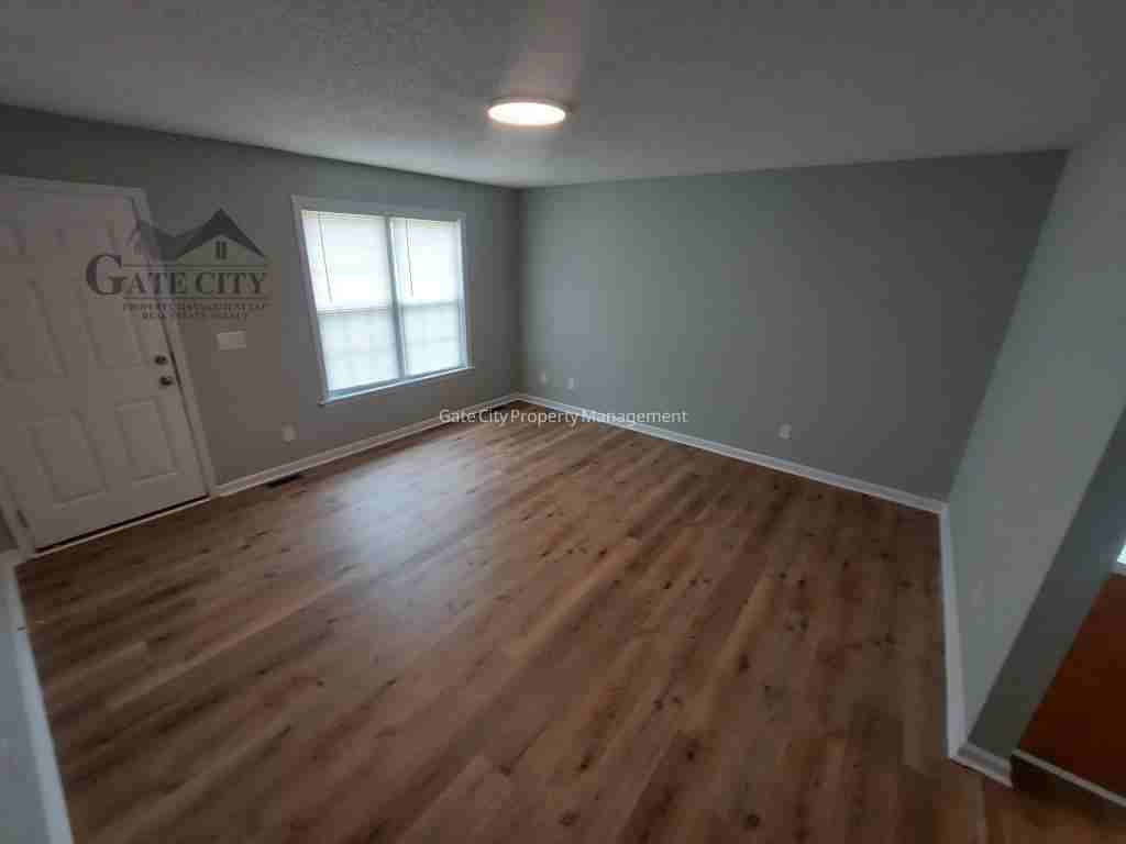 22 King Row - Photo 5 of 15