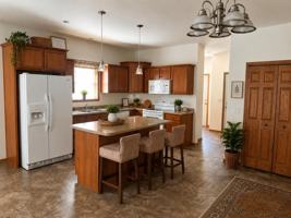 featured image of 615 S Cherry Ln