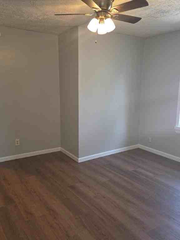 909 N Brady St - Photo 2 of 11