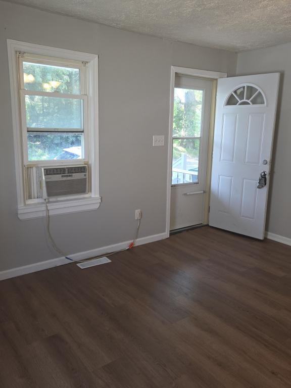 909 N Brady St - Photo 3 of 11
