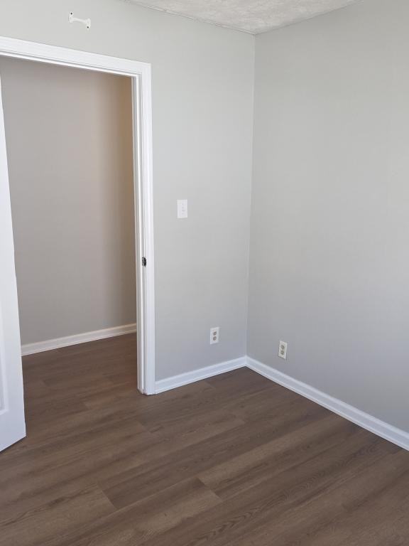 909 N Brady St - Photo 6 of 11