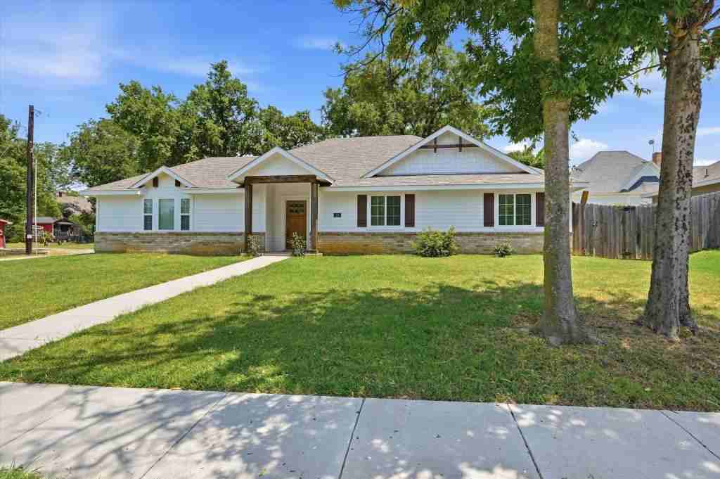 104 S Jordan St - Photo 2 of 37