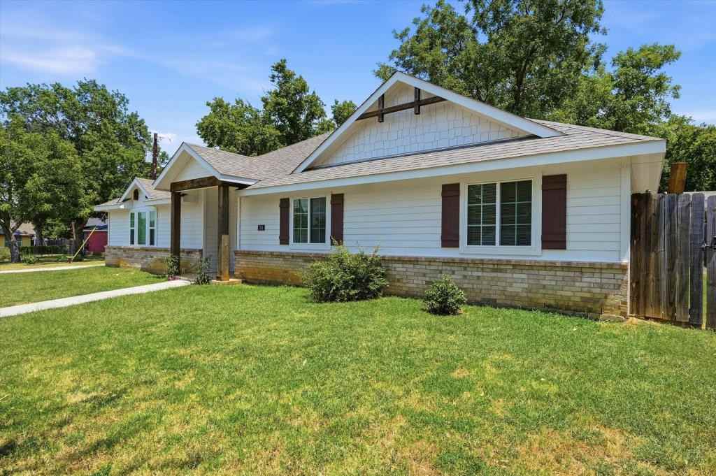 104 S Jordan St - Photo 3 of 37