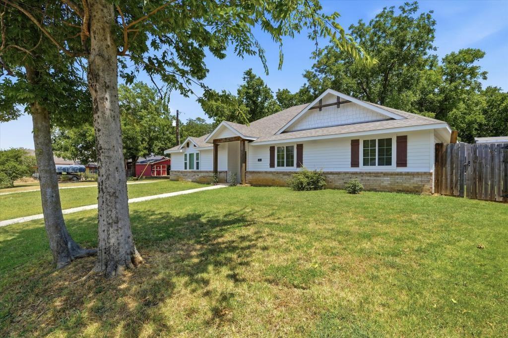104 S Jordan St - Photo 4 of 37